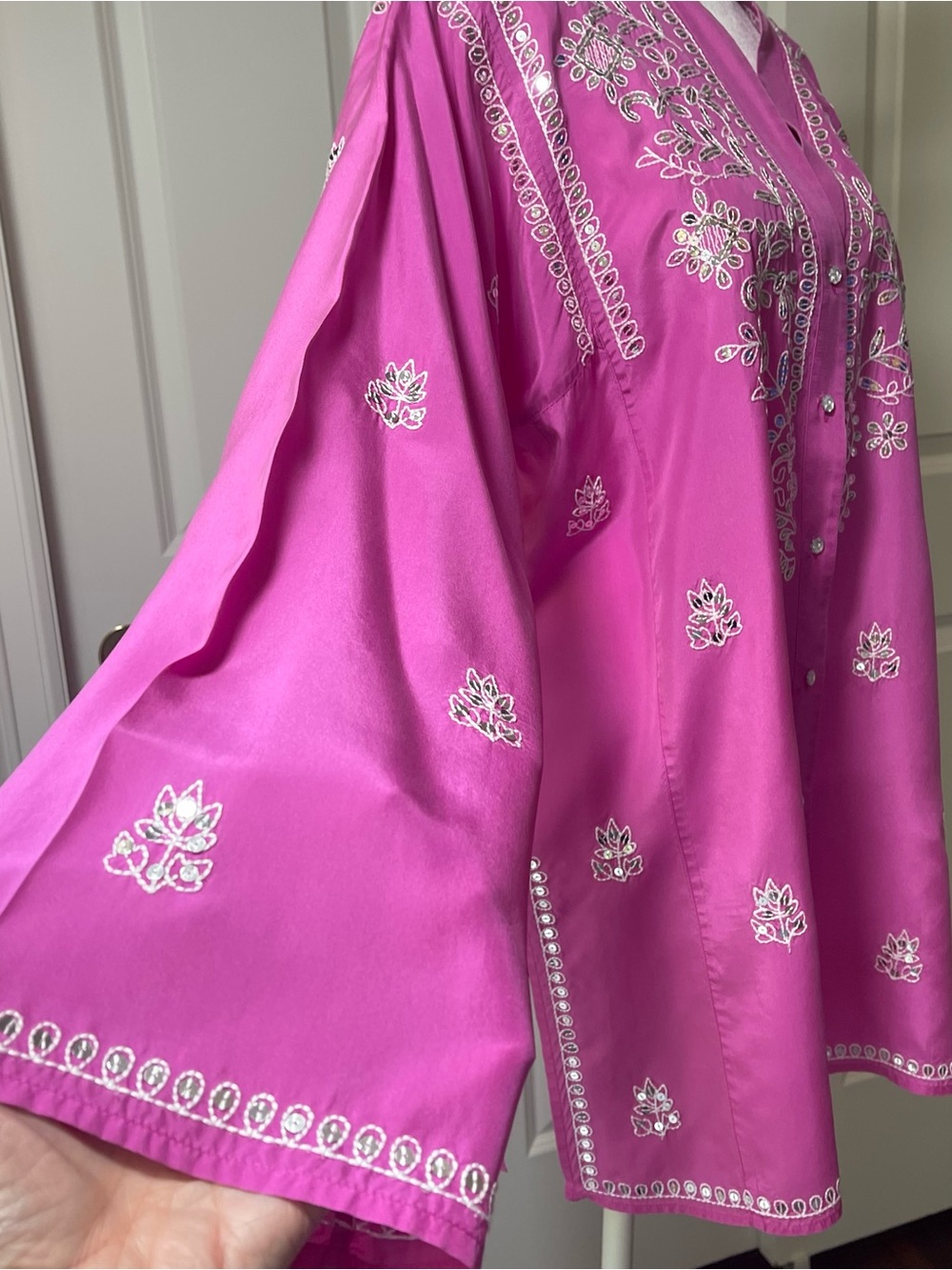 GO Silk 100% Silk Tunic Blouse Mandarin V-Neck Button Down Sequins Embroidered - Picture 5 of 16